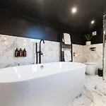 Dom wakacyjny Casa Craven By Casa Del Artista, 4 Bedroom Designer