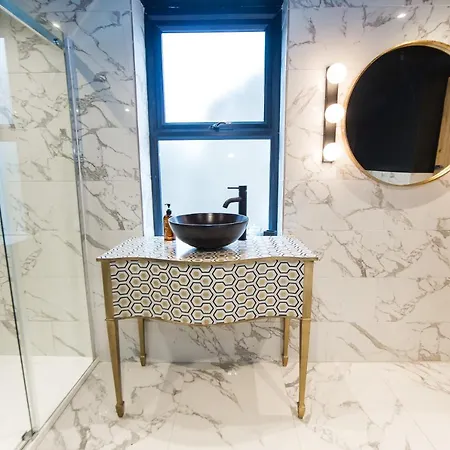 Craven By Casa Del Artista - 4 Bedroom Luxury House -